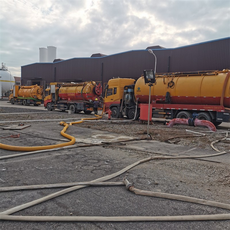 东港污水池清理