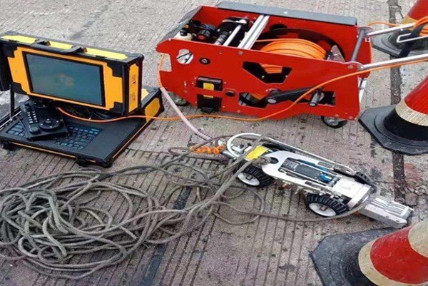 东港CCTV管道检测机器人